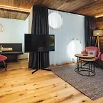 Schneeweiss Lifestyle - - Living