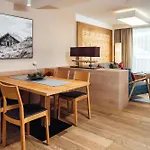 Schneeweiss Lifestyle - - Living Apartman Serfaus