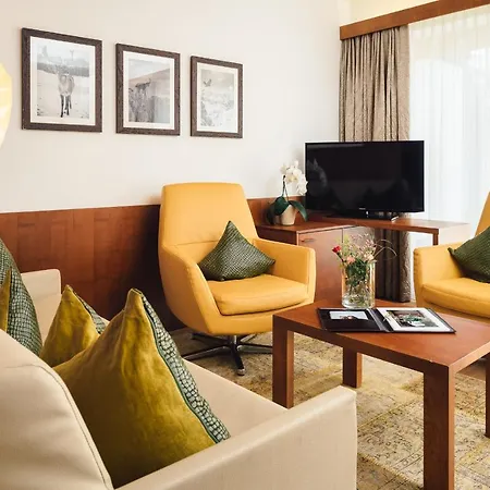 Schneeweiss Lifestyle - - Living Apartment *