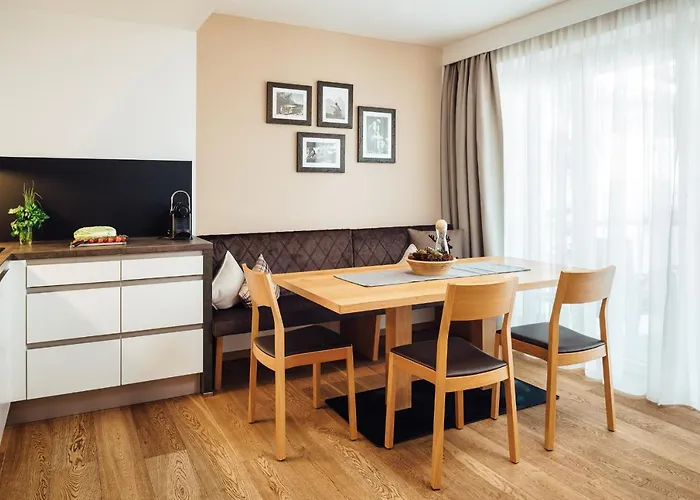 Schneeweiss Lifestyle - - Living * Serfaus