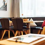 Schneeweiss Lifestyle - - Living *