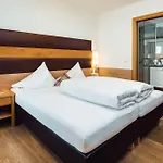 Schneeweiss Lifestyle - - Living 아파트