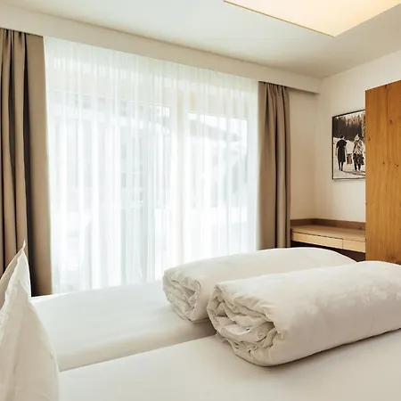 Schneeweiss Lifestyle - - Living Apartment