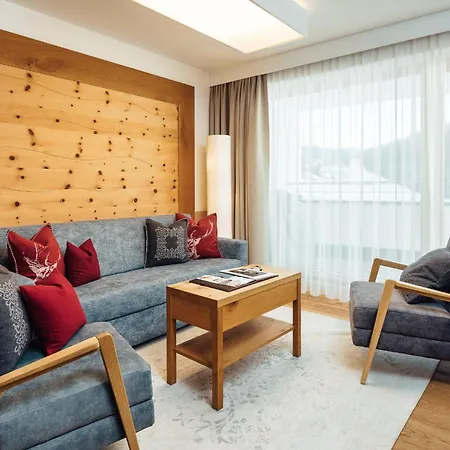 Schneeweiss Lifestyle - - Living Apartment Serfaus