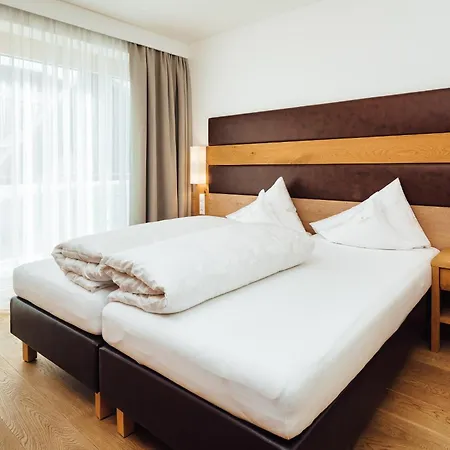 Schneeweiss Lifestyle - - Living Serfaus