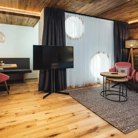 Schneeweiss Lifestyle - - Living