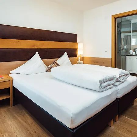 Schneeweiss Lifestyle - - Living Appartement