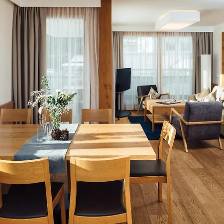 Schneeweiss Lifestyle - - Living * Serfaus