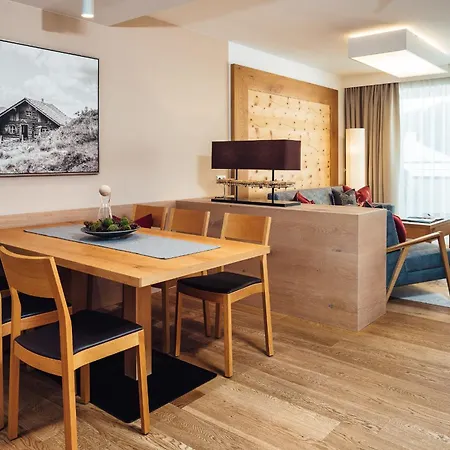Schneeweiss Lifestyle - - Living Appartamento Serfaus